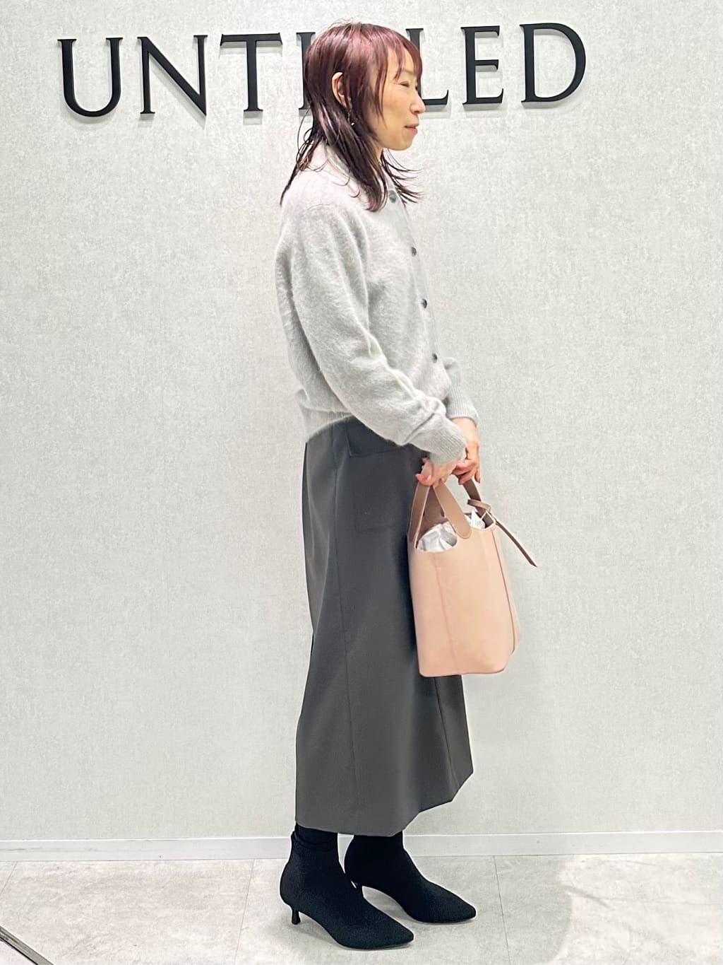 Miwaさんの「UNTITLED｜【ふわふわニット/オンオフ使える】フォックスカシミヤ衿付きカーディガン」を使ったコーディネート