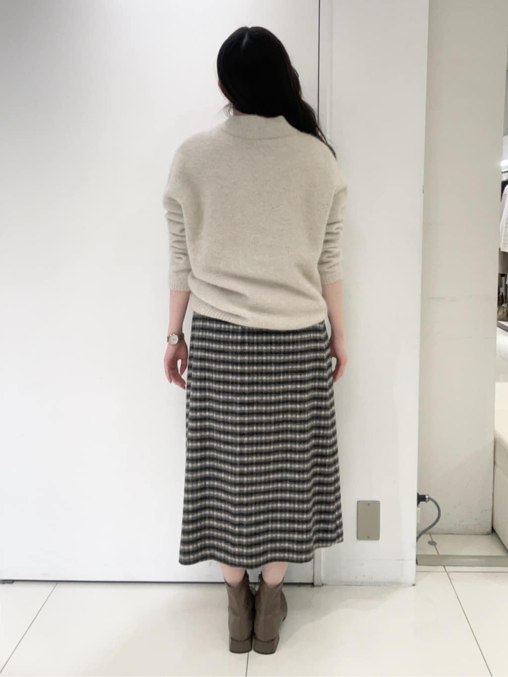 moeさんの「UNTITLED｜【ふわふわニット/前後2WAY】フォックスカシミヤカーディガン」を使ったコーディネート
