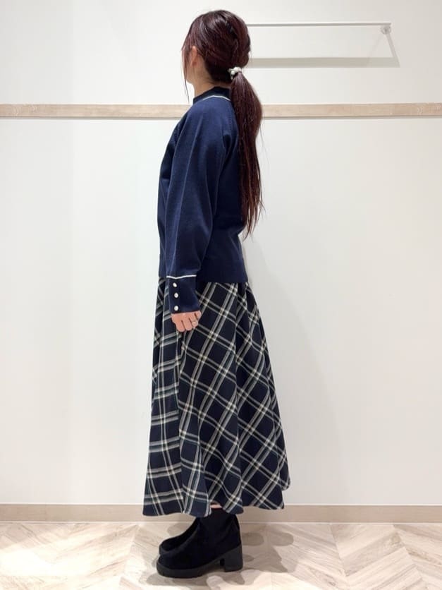 nanaさんの「SHOO･LA･RUE｜【S-LL】立体感が際立つ モールチェックフレアスカート」を使ったコーディネート