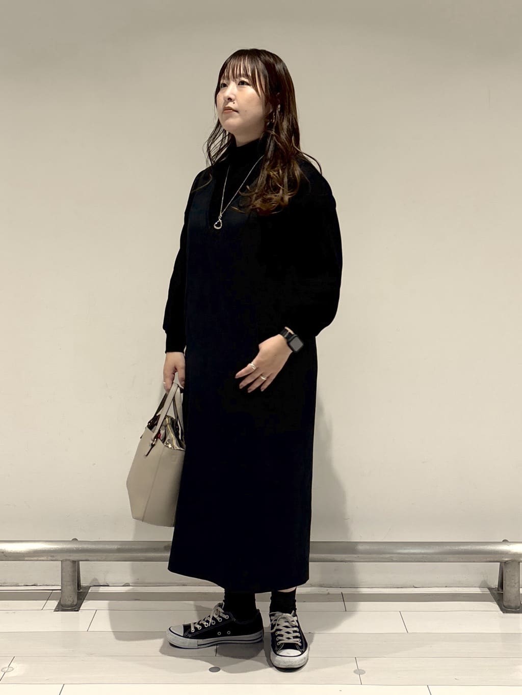 nakamuraさんの「Reflect｜【すっきりシルエット】スエードライクジャンパースカ―ト」を使ったコーディネート