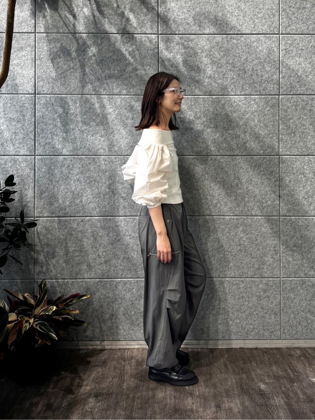 uchi__yamaさんの「CODE A｜puff glow off top」を使ったコーディネート