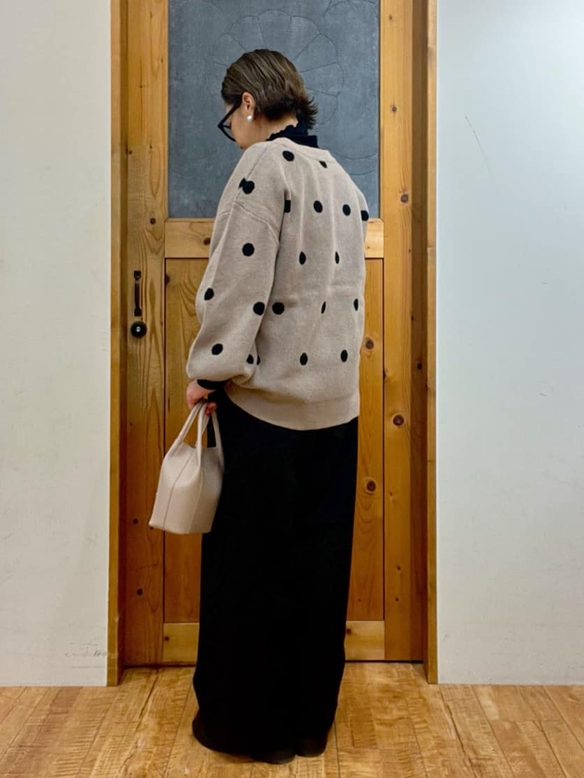 ゆみさんの「SHOO･LA･RUE｜【洗濯機可/S-LL】 フラップイージーワイドパンツ」を使ったコーディネート