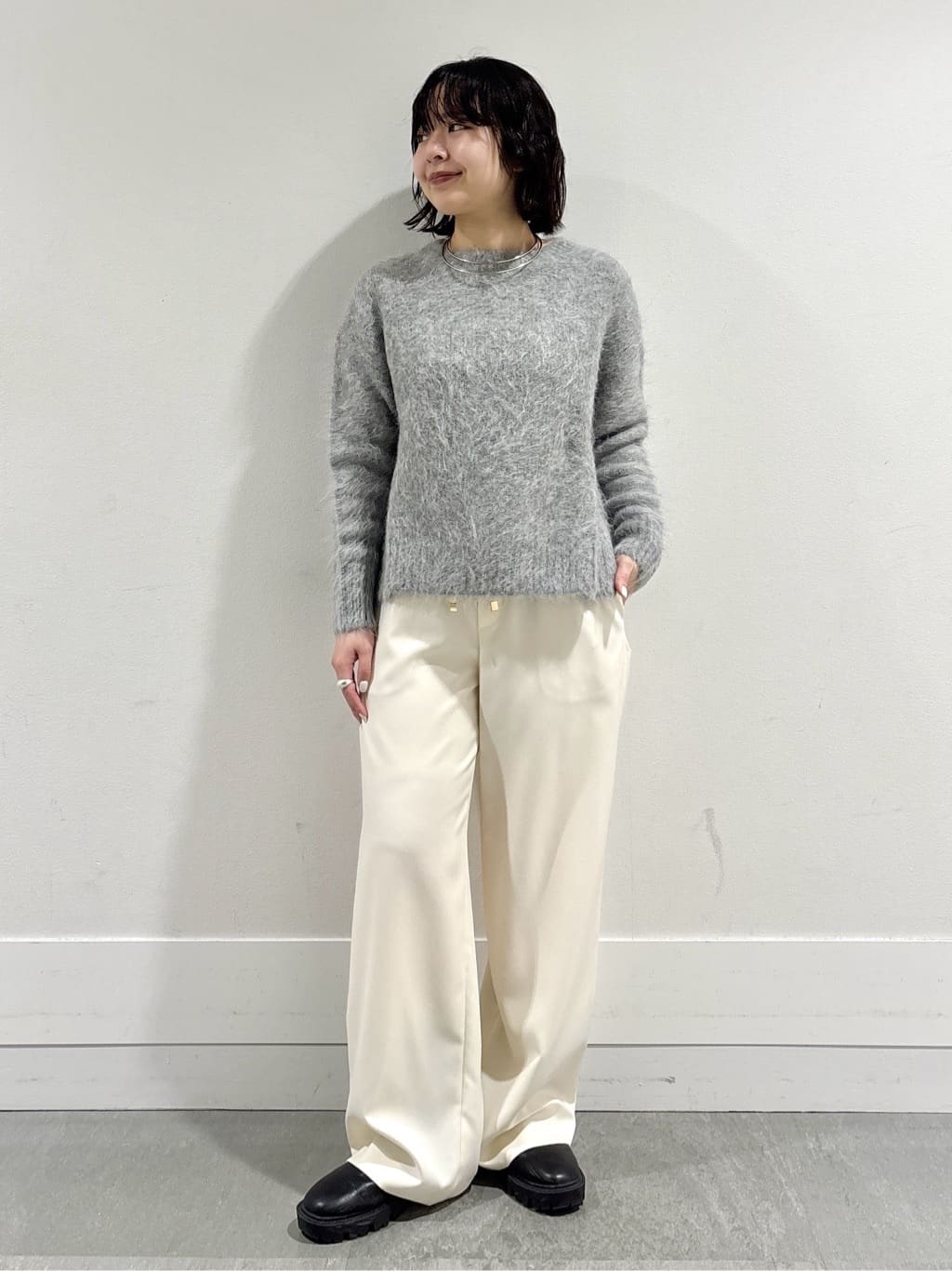 モエカさんの「UNTITLED｜【ゆったり】アルパカ混シャギーニット」を使ったコーディネート