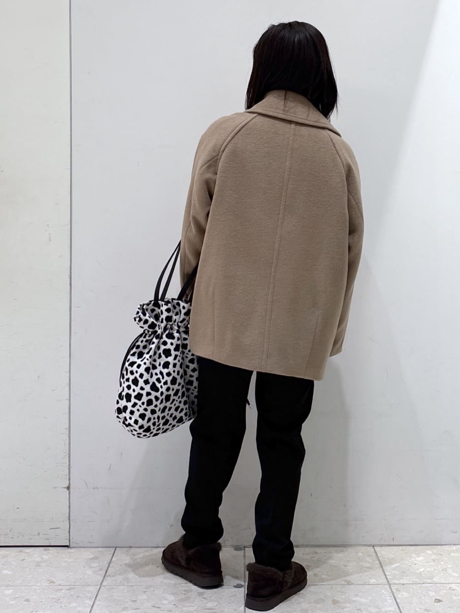 mameさんの「OPAQUE.CLIP｜カシミヤブレンドウールミドルピーコート」を使ったコーディネート