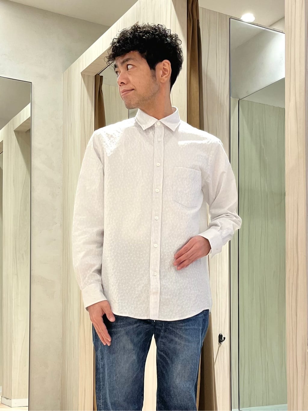 URAさんの「TAKEO KIKUCHI｜【Made in JAPAN】播州織 ドビー千鳥シャツ」を使ったコーディネート