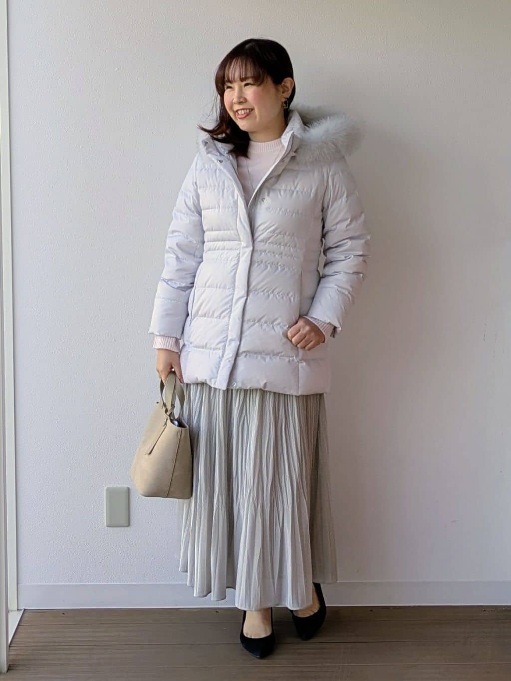 なみきさんの「UNTITLED｜【はっ水機能/フード取り外し可】ミディダウンコート」を使ったコーディネート