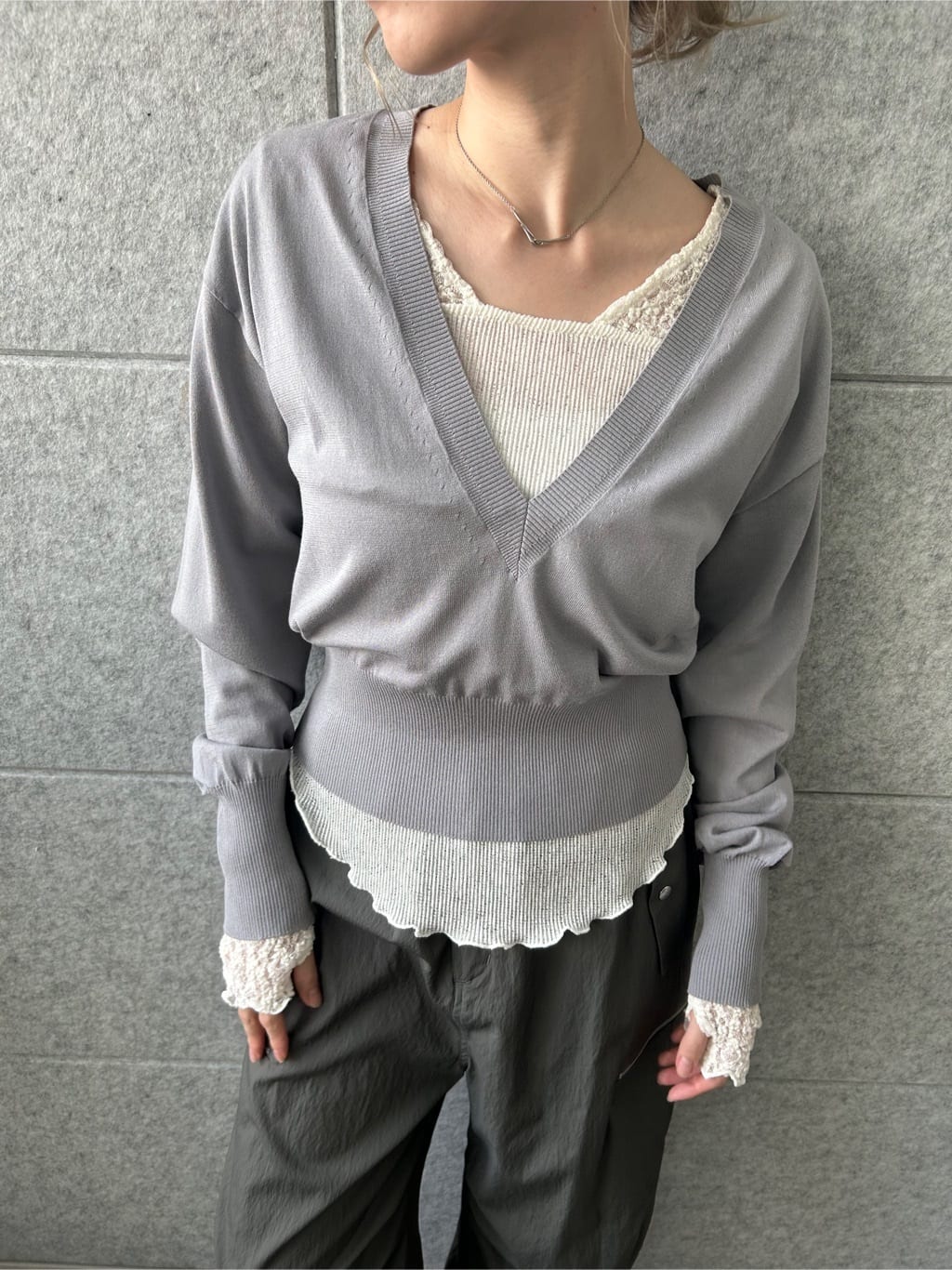 honoka Aさんの「CODE A｜V pullover knit」を使ったコーディネート