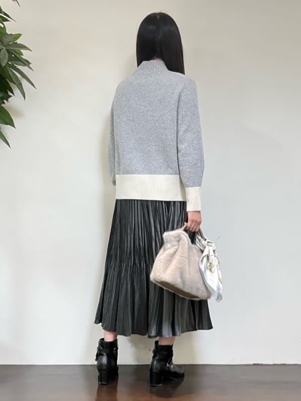 カレンさんの「UNTITLED｜【8色展開/洗える】ウールカシミヤ ハイネックニット」を使ったコーディネート