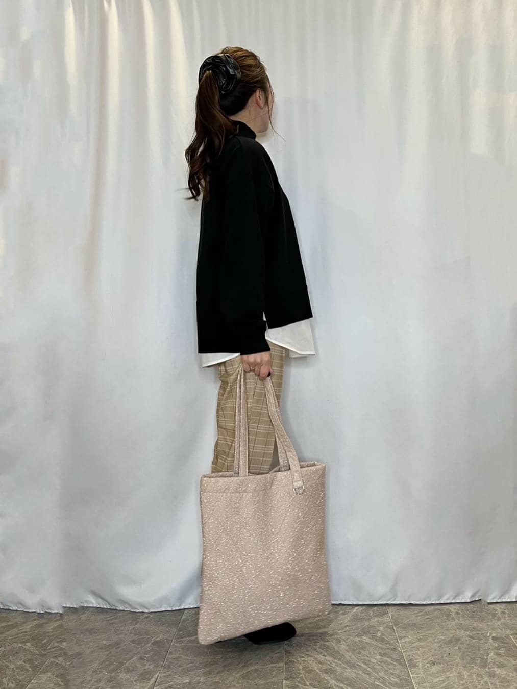 おうめさんの「SHOO･LA･RUE｜【2点セット/洗濯機可/S-LL】着回しがきく もちもちハイネックニット+裾シャツインナー」を使ったコーディネート