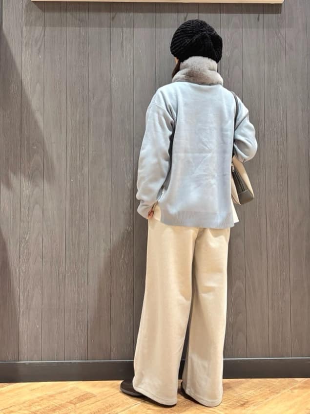 meiさんの「SHOO･LA･RUE｜【洗濯機可/S-LL】ウエストのタブボタンがポイント　ワイドパンツ」を使ったコーディネート