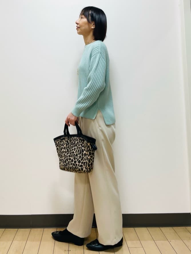 Riiさんの「Reflect｜【ウエスト総ゴム／セットアップ可】フルレングスストレートパンツ」を使ったコーディネート