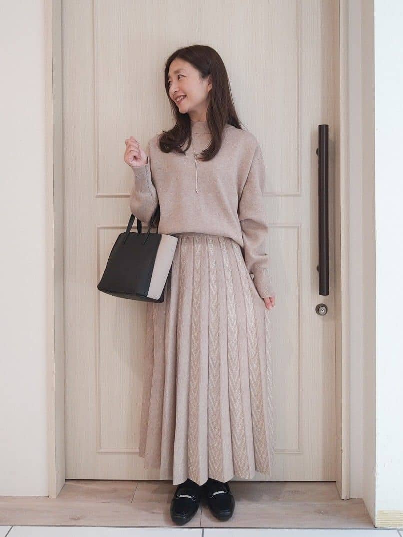 mi-saさんの「SHOO･LA･RUE｜【洗濯機可/セットアップ可／S-LL】新色追加 女性らしさ際立つ もちもちニットスカート」を使ったコーディネート