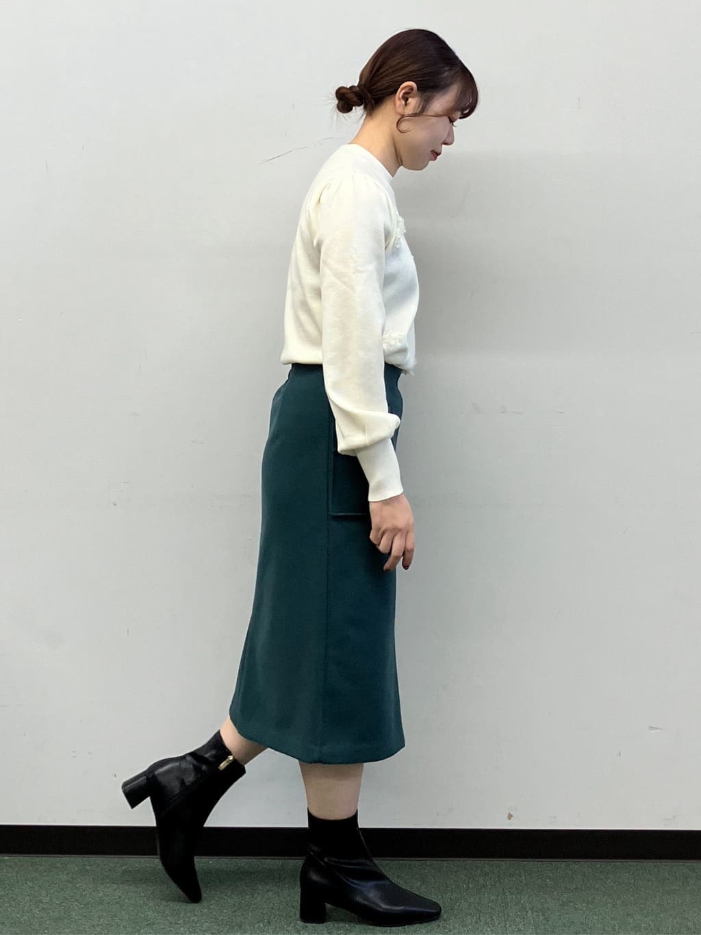 MAYUKIさんの「index｜フラワーモチーフハイネックニット【洗える】」を使ったコーディネート