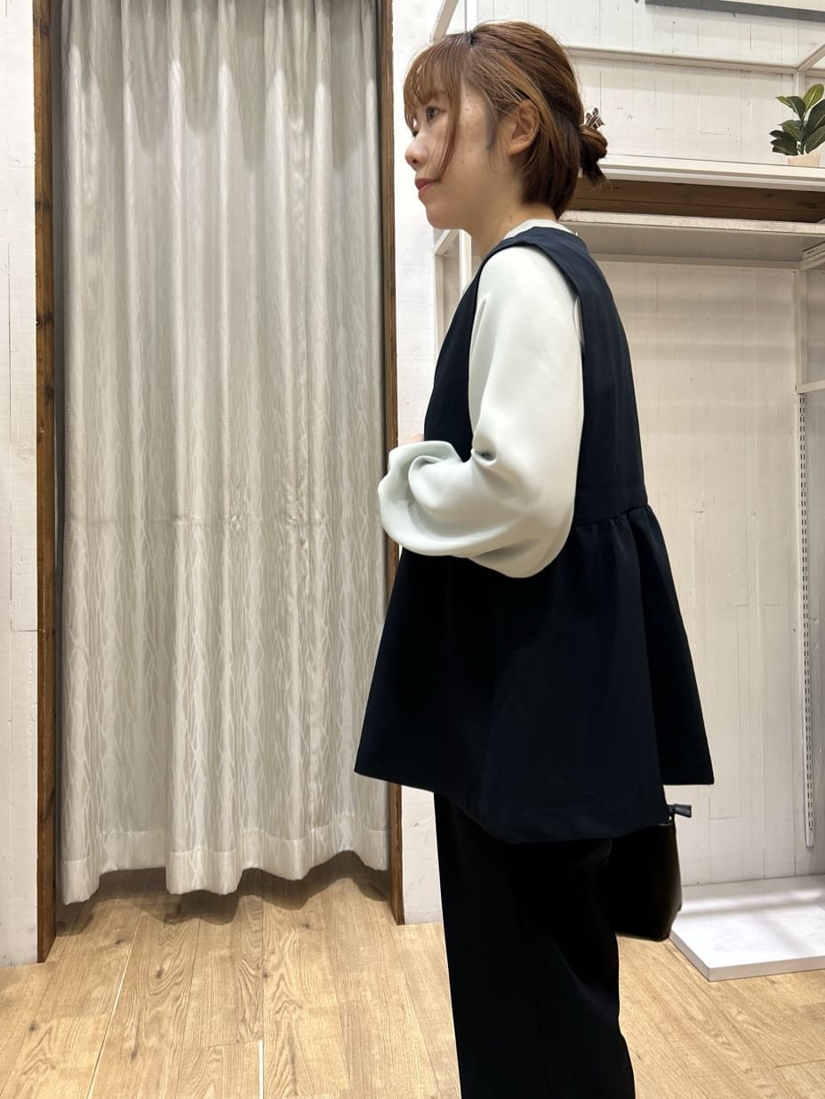ga_riさんの「THE SHOP TK｜【通勤・きちんと見えに】ダブルクロス ペプラムジレ/セットアップ可」を使ったコーディネート