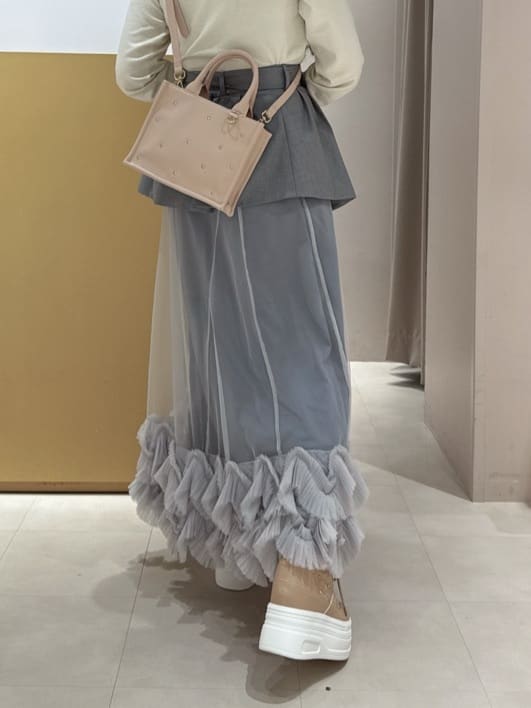 neinaさんの「ESPERANZA｜【EC先行販売】きゅんフィット厚底フラットキルティングスタッズスニーカー」を使ったコーディネート