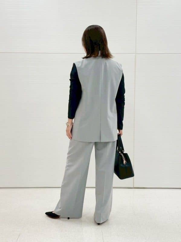 KIORIさんの「SHOO･LA･RUE｜【セットアップ可/S-LL/洗濯機可】サッと羽織ってこなれ見え ダブルブレストジレ」を使ったコーディネート