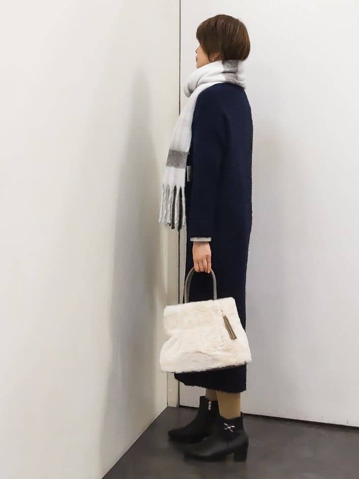 やまちゃんさんの「grove｜ボリュームフリンジチェックマフラー」を使ったコーディネート