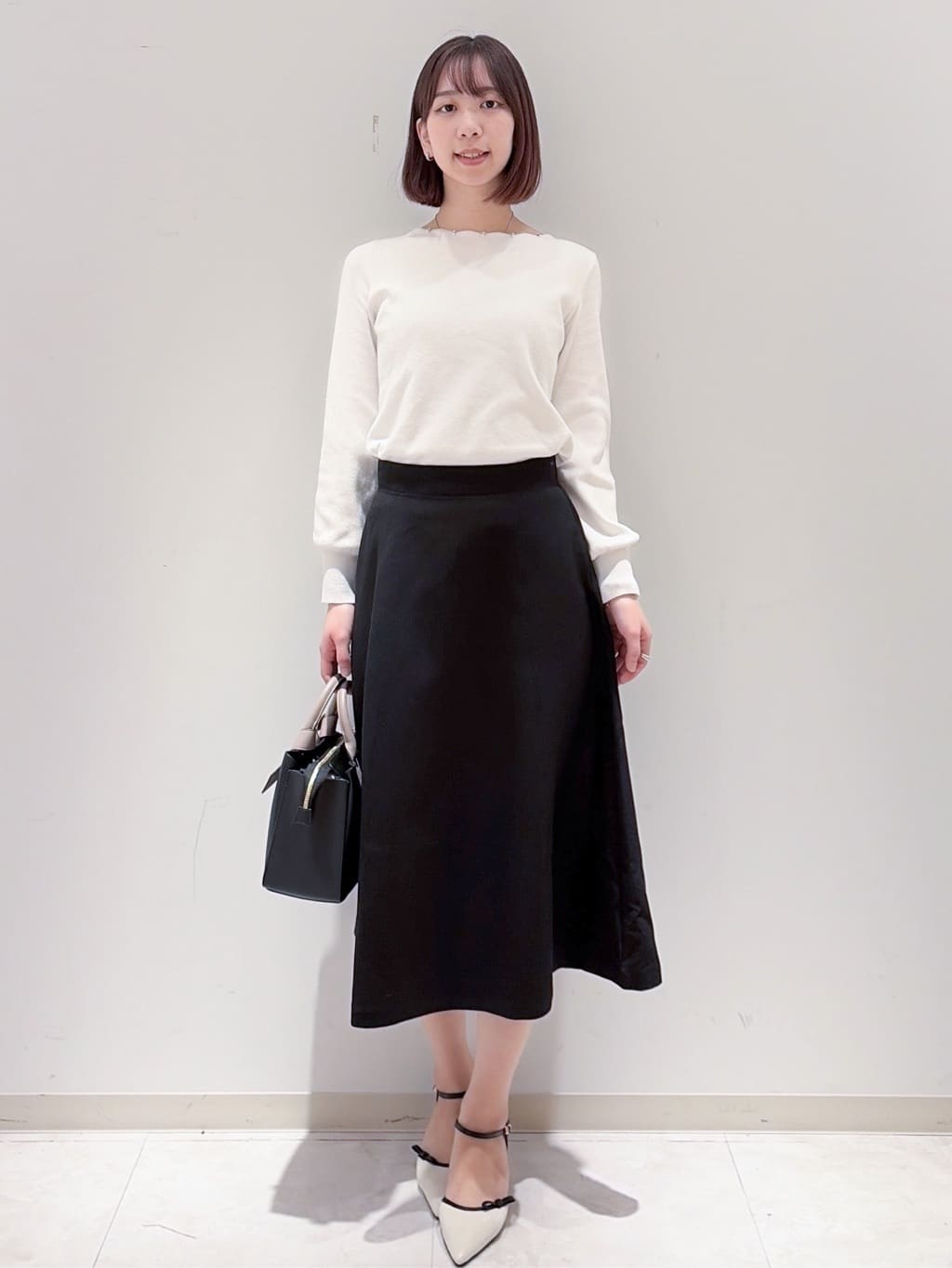 yurinaさんの「index｜ラメスカラップビジューデザインニット【洗濯機OK】《6col／S～LL》」を使ったコーディネート