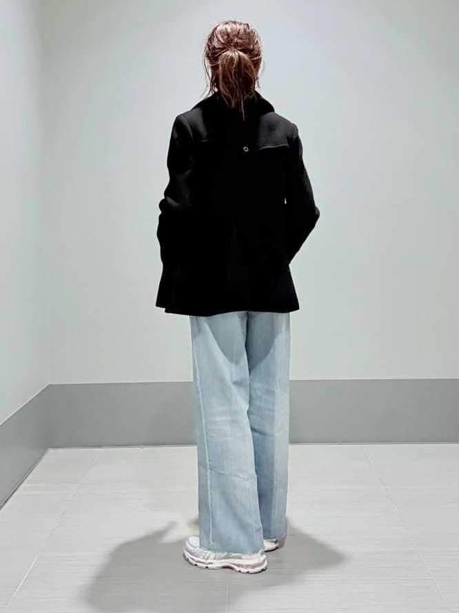 Yamaさんの「DRESSTERIOR｜センタープレス ワイドストレートデニム」を使ったコーディネート
