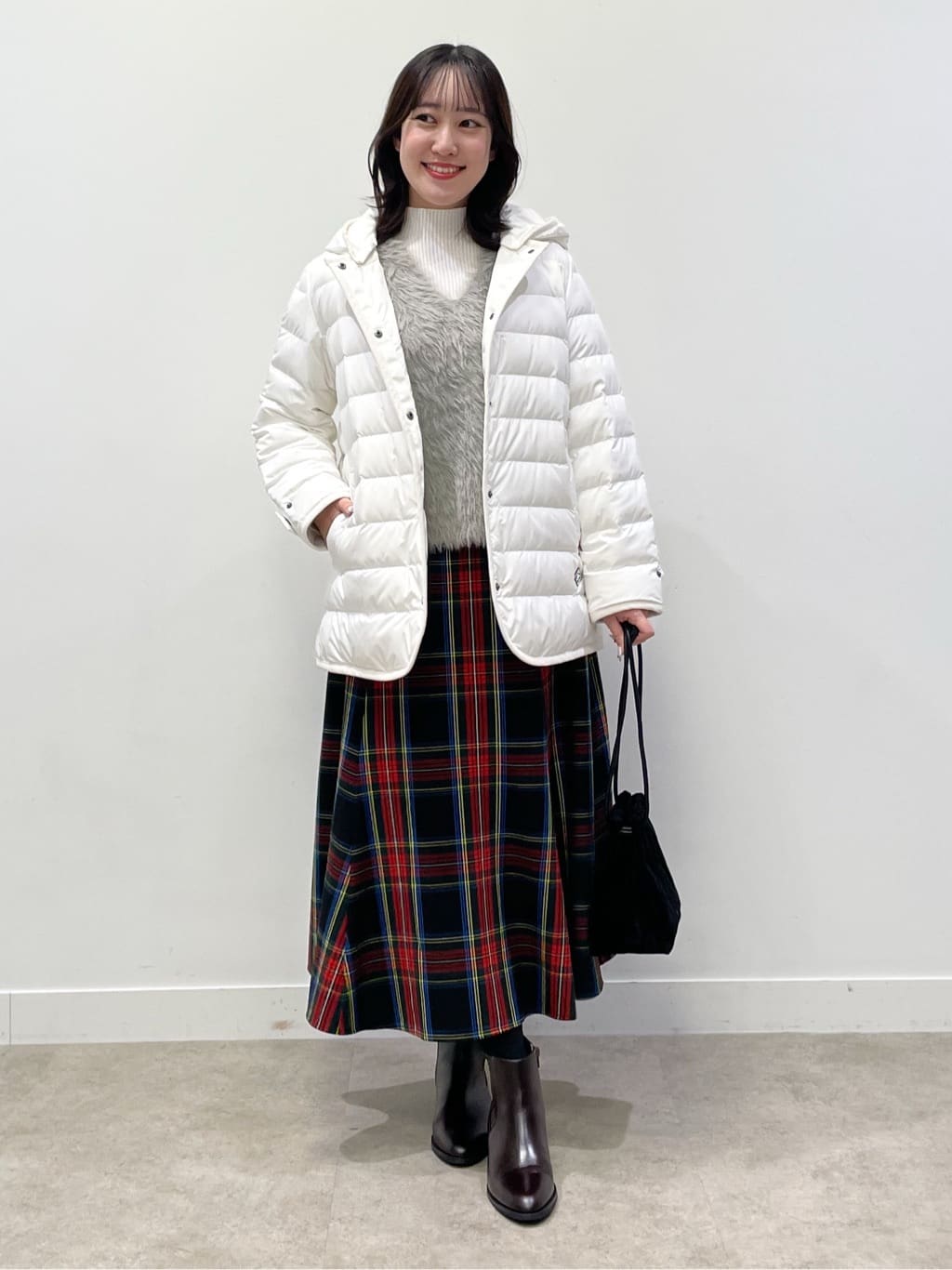 yukariさんの「Dessin｜【撥水・2WAY】ミュラーダウンコートミドル丈」を使ったコーディネート