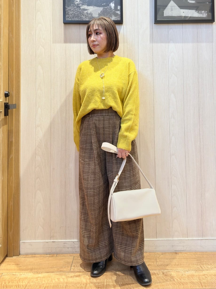 Megさんの「SHOO･LA･RUE｜【あったか/S-LL】脚のラインをきれいに魅せる チェック柄ワイドパンツ」を使ったコーディネート