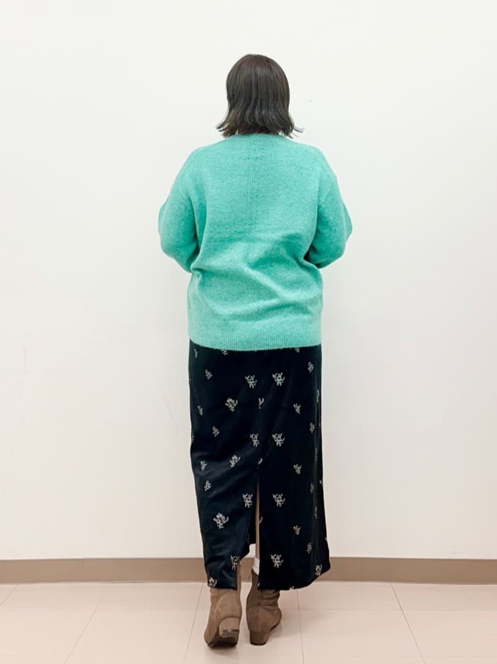 haruさんの「SHOO･LA･RUE｜【洗濯機可】お気に入りカラーを身にまとって　ふんわりゆるニット」を使ったコーディネート
