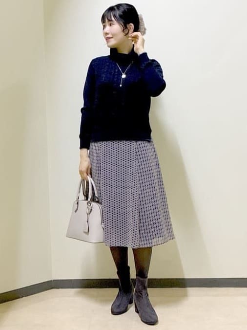  beni_gingerさんの「Reflect｜【ほんのりラメ感◎】ふわふわフェザーヤーンハイネックニット」を使ったコーディネート