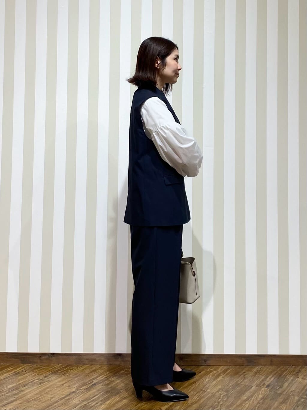 SAOさんの「SHOO･LA･RUE｜【洗濯機可/S-LL】ふんわりとしたお袖が愛らしい ジレスタイルに合うブラウス」を使ったコーディネート