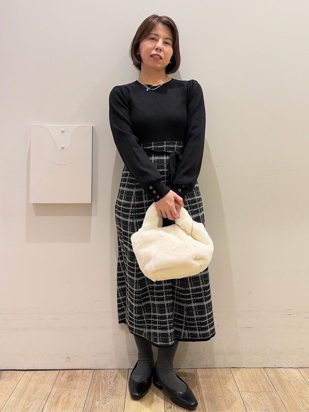 YUKOさんの「index｜チェックラメジャカードニットワンピース」を使ったコーディネート