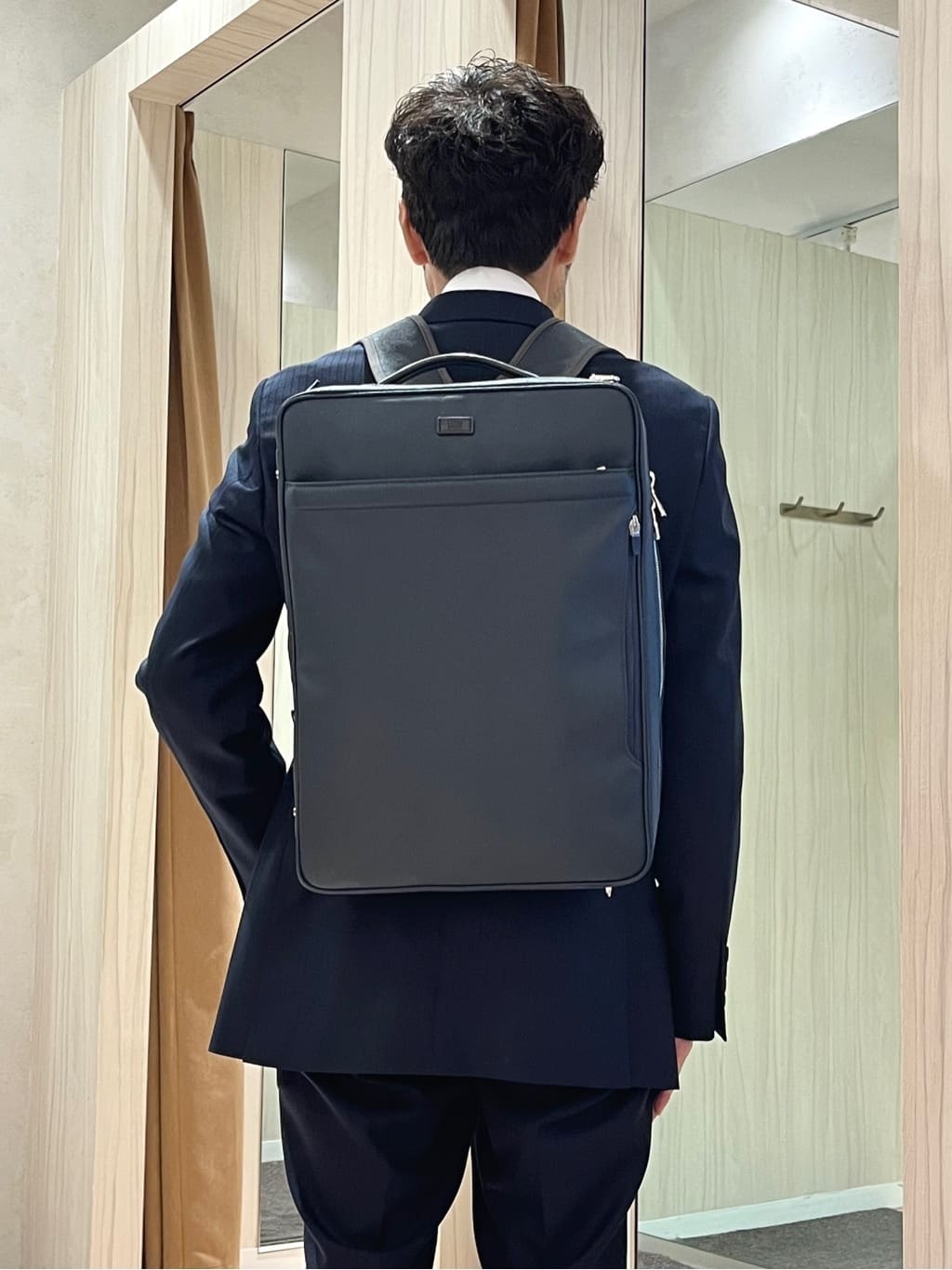URAさんの「TAKEO KIKUCHI｜シャドーオルタネートストライプ スーツ」を使ったコーディネート