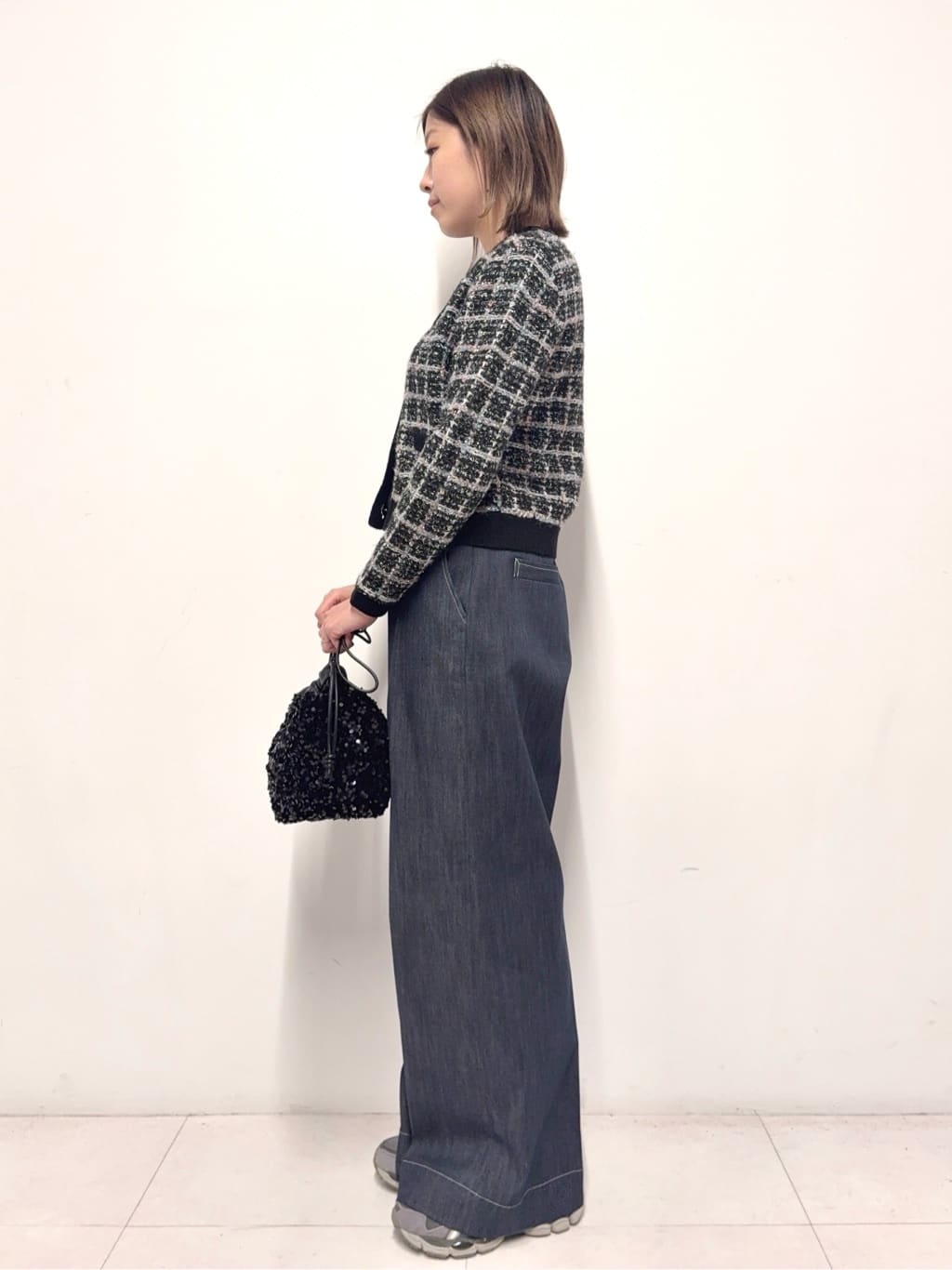 Nishijimaさんの「DRESSTERIOR｜スパンコール2WAY巾着バッグ」を使ったコーディネート