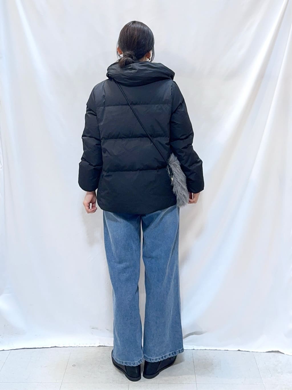 𝐇𝐢𝐫𝐨𝐦𝐢さんの「SHOO･LA･RUE｜【撥水/洗える】ショートフーディーダウン」を使ったコーディネート