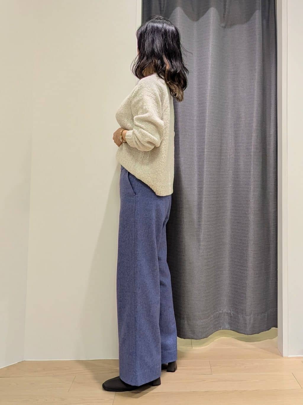 miiさんの「INDIVI｜【褒められパンツ／ウール混】ウォームウール ワイドパンツ」を使ったコーディネート