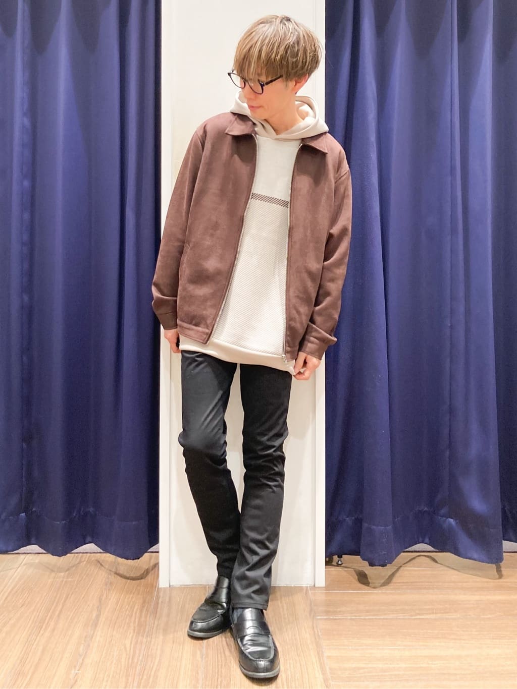つーじーさんの「THE SHOP TK｜【大人の休日スタイルにはこれ！】フロントチェック柄ニットパーカ　洗濯機OK」を使ったコーディネート