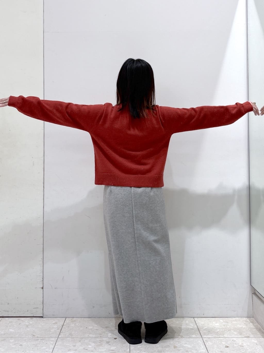 mameさんの「OPAQUE.CLIP｜金ボタンラメニットカーディガン【洗濯機OK】」を使ったコーディネート