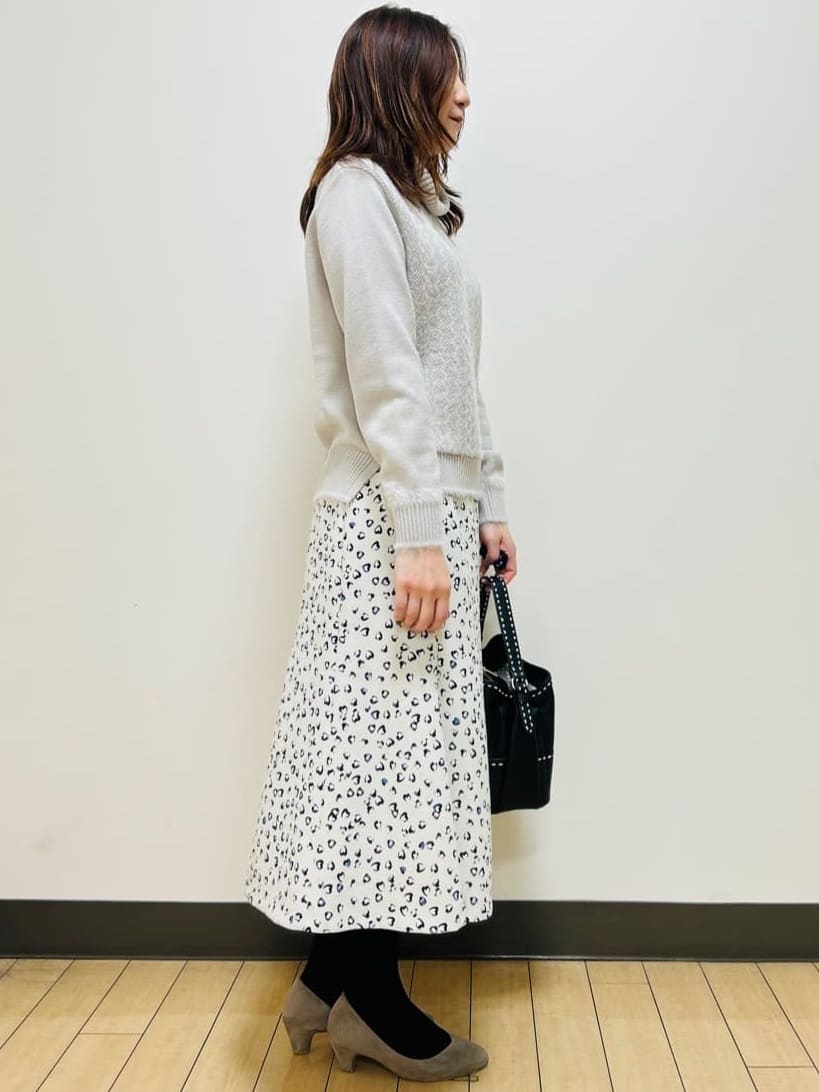 miiiさんの「Reflect｜【ほんのりラメ感◎】ふわふわフェザーヤーンハイネックニット」を使ったコーディネート