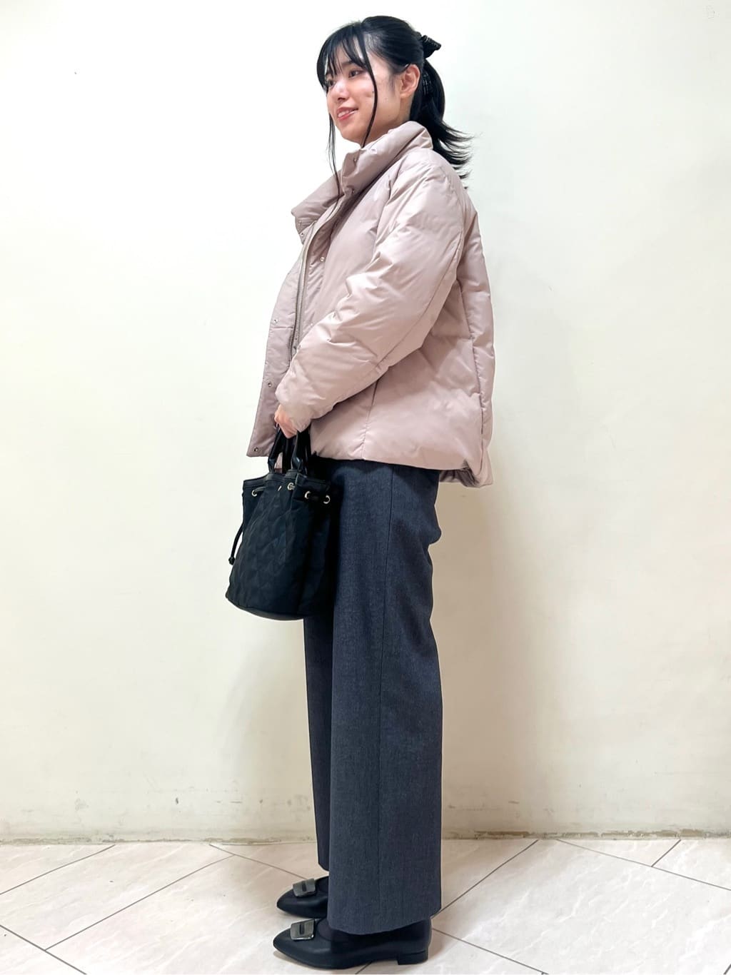yanaさんの「Reflect｜【すっきりシルエット】ショート丈ダウンコート」を使ったコーディネート