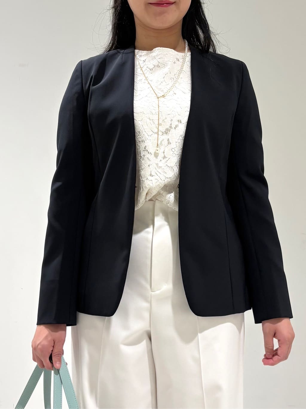 momokoさんの「INDIVI｜【洗える／UVケア／スーツ】ストレッチノーカラージャケット」を使ったコーディネート