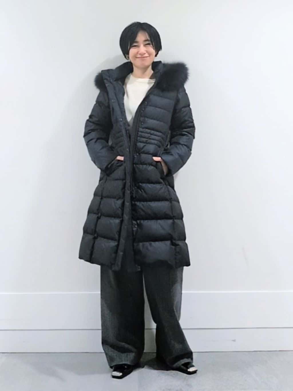 ミズタさんの「UNTITLED｜【はっ水機能/フード取り外し可/防寒】ロングダウンコート」を使ったコーディネート