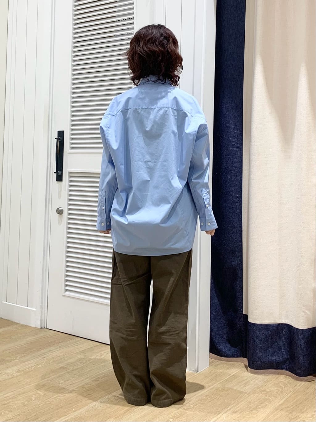 IMARIさんの「Dessin｜【洗える】刺繍ロゴ入りオーバーシャツ」を使ったコーディネート