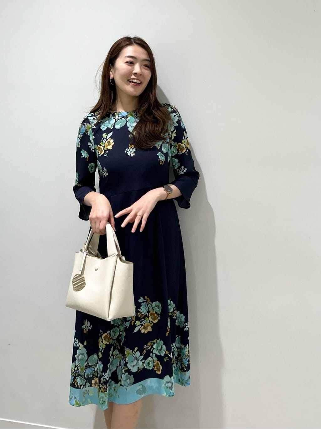 hayaseさんの「SunaUna｜【手洗い可】花柄パネルワンピース」を使ったコーディネート