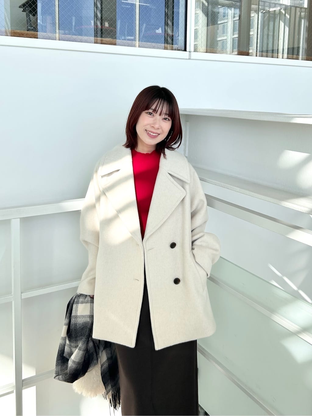 RINAさんの「OPAQUE.CLIP｜カシミヤブレンドウールミドルピーコート」を使ったコーディネート