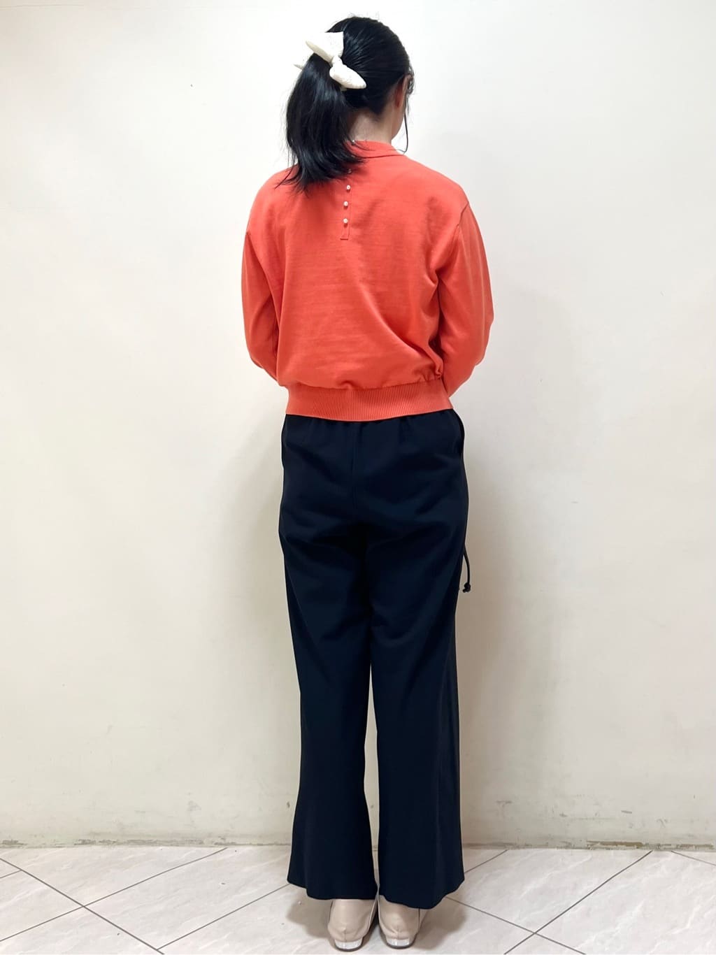 yanaさんの「Reflect｜【秋映え／重ね着風スタイルに◎】フリルプリーツスリーブニット」を使ったコーディネート