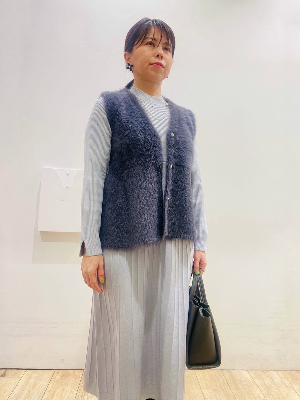 YUKOさんの「index｜《andGIRL掲載》フェザーペプラムジレ【洗濯機OK／抗ピル】」を使ったコーディネート