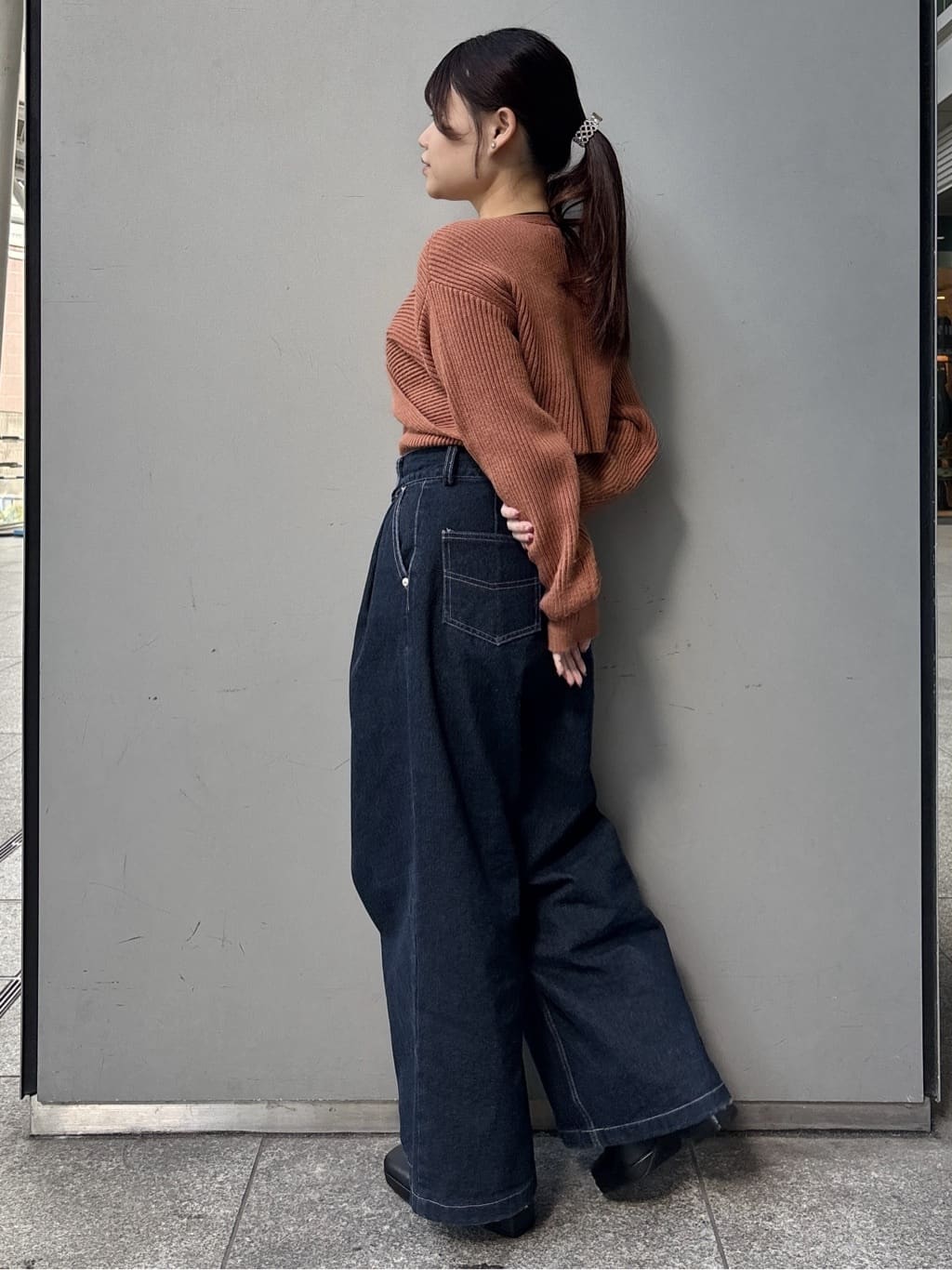 まっきーさんの「ESPERANZA｜【レイン対応】サイドビット2WAYショートブーツ」を使ったコーディネート