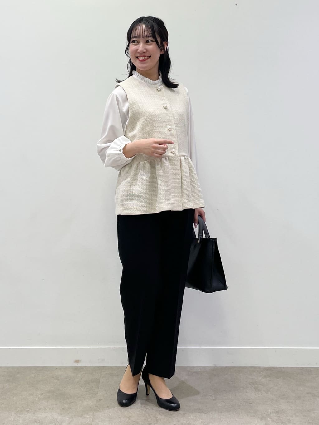 yukariさんの「Dessin｜【入卒/セレモニー】パール調ボタンベスト」を使ったコーディネート