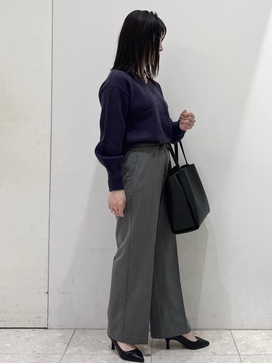 mameさんの「OPAQUE.CLIP｜Vネックラメニット【洗濯機OK】」を使ったコーディネート