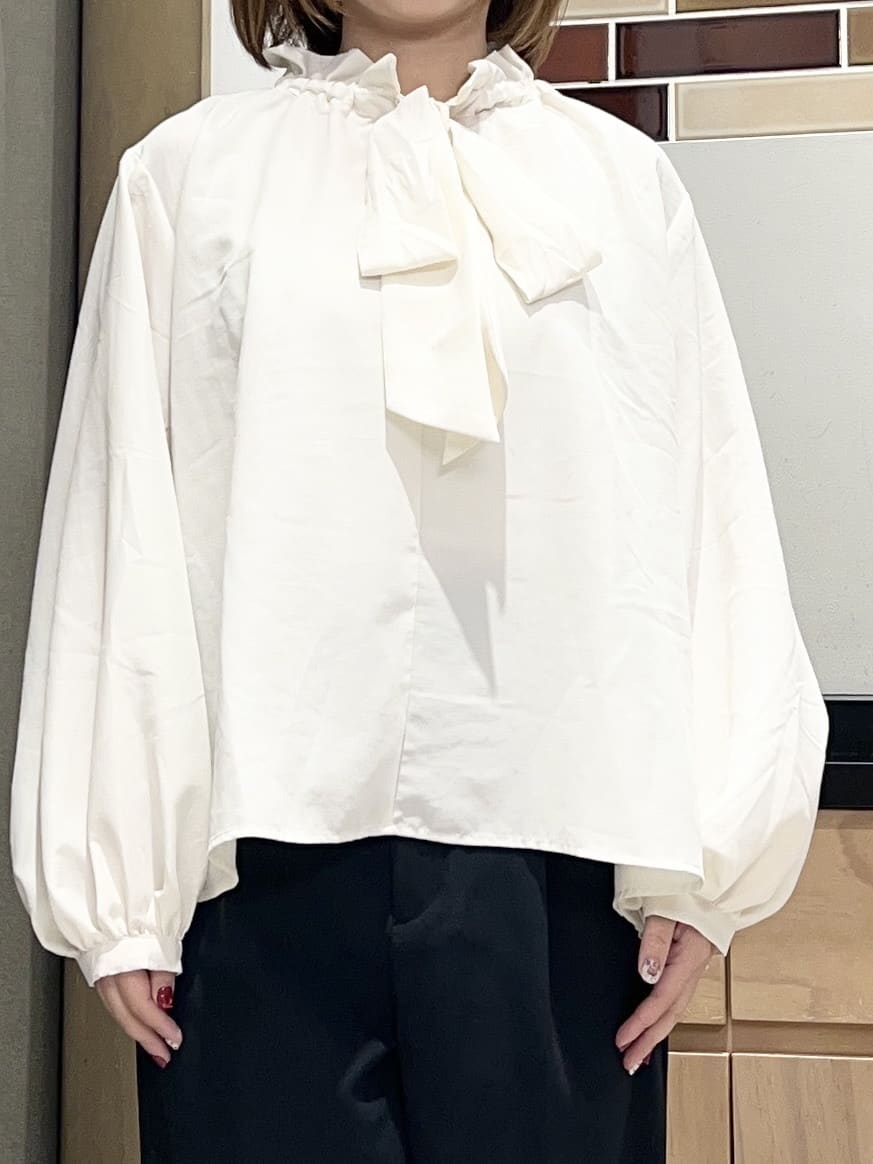 かのさんの「THE SHOP TK｜【通勤・きちんと見えに】ダブルクロス ペプラムジレ/セットアップ可」を使ったコーディネート
