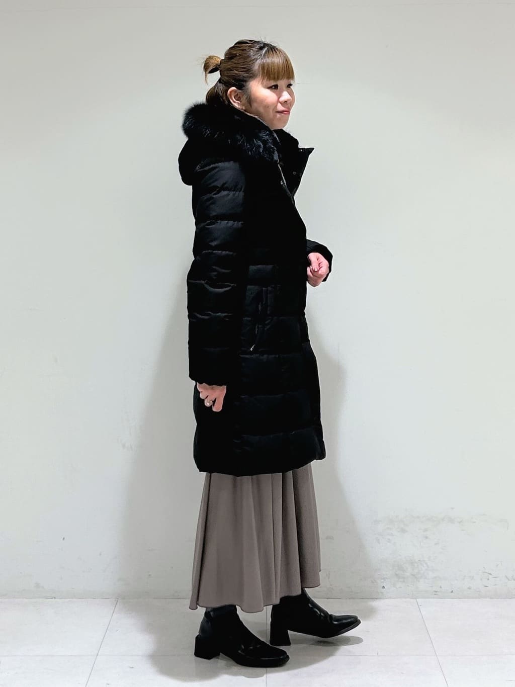 tsuyuさんの「INDIVI｜【名品／撥水／抗菌防臭】ロング丈リサイクルダウンコート」を使ったコーディネート