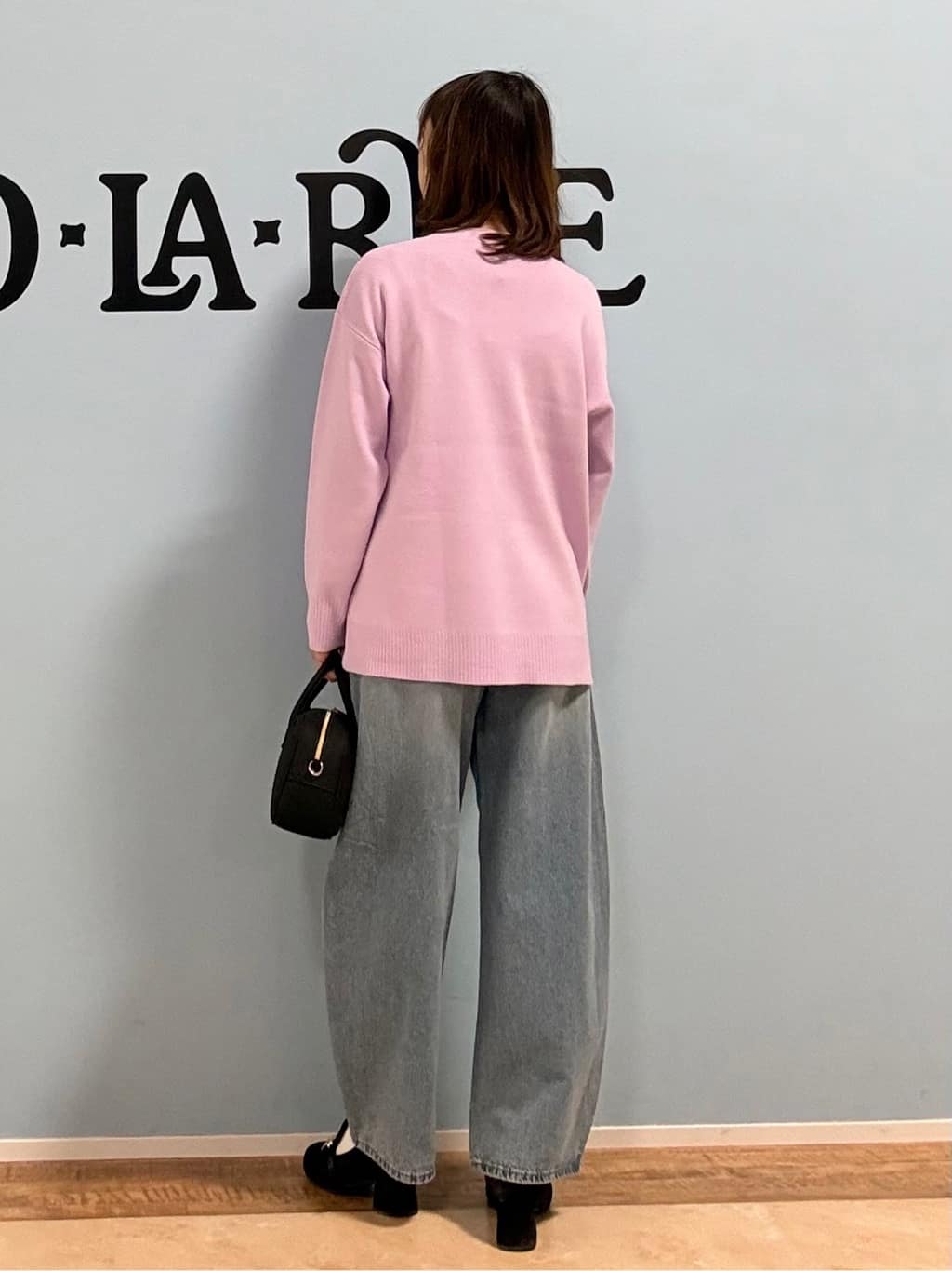 Naaatsuさんの「SHOO･LA･RUE｜【SHOO・LA・RUE DENIM/高レビュー】ゆるっと決まる こなれカーブデニムパンツ」を使ったコーディネート